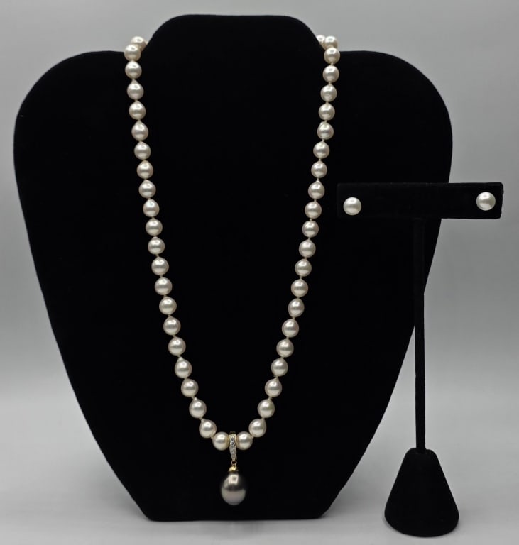 Pearl Necklace and Earrings w/18k Pearl Pendant (1 of 12)