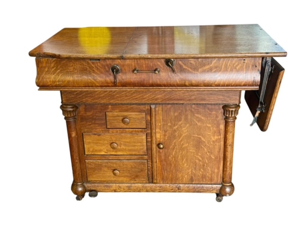 Antique Doctor's Examination Table (1 of 15)