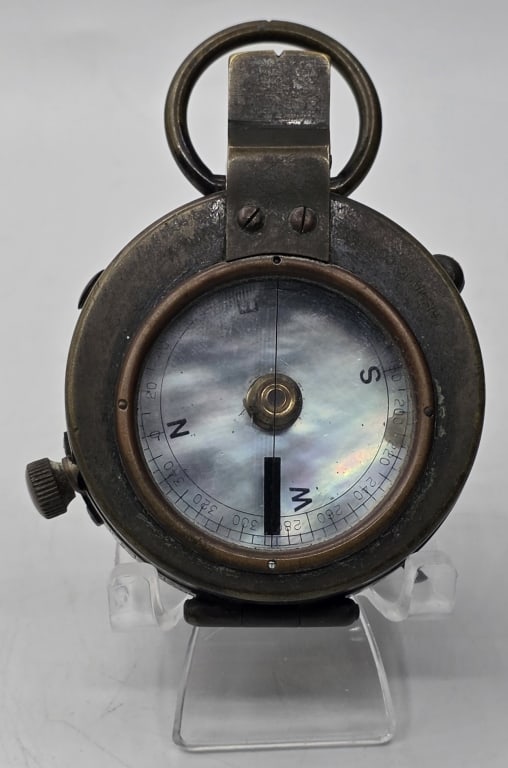 Thos. Armstrong & Brother Pocket Compass (1 of 11)