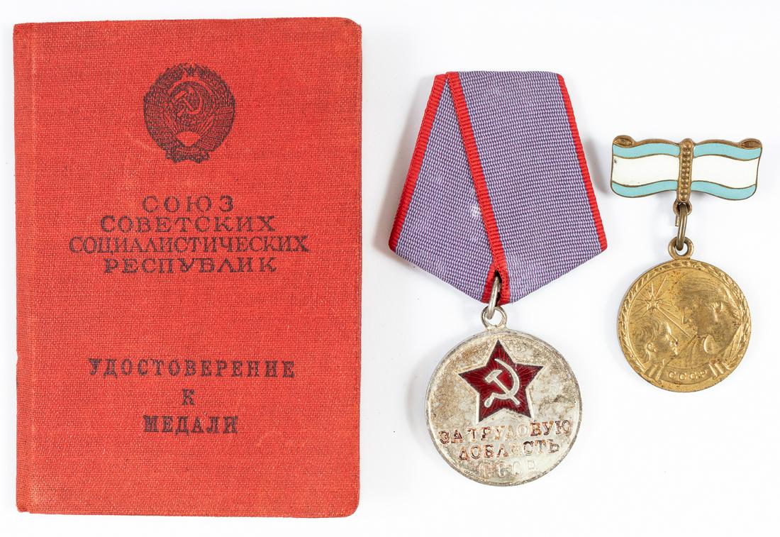 SOVIET MEDALS FOR LABOR VALOR & MOTHERS MEDAL (2): Soviet civilian medal â€˜For Labor Valorâ€™ 34mm diameter, secured by a ring through the medal suspension loop to a standard Soviet pentagonal mount covered by a lilac-colored ribbon with red