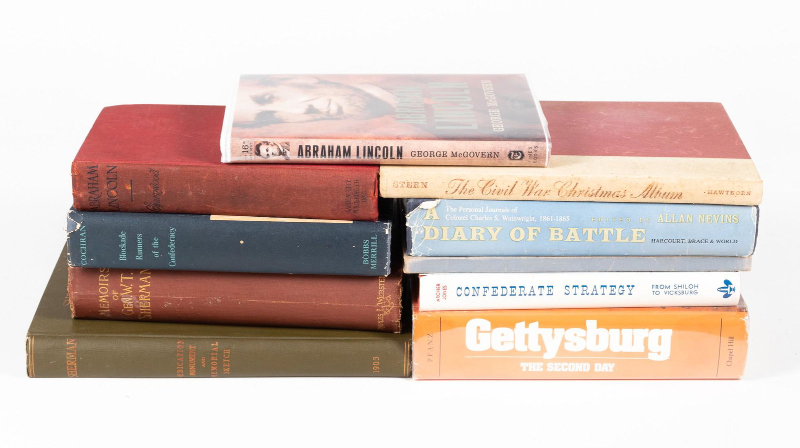 CIVIL WAR BOOKS (10): Lot of ten civil war books: 1. 'Confederate Strategy: from Shiloh to Vicksburg', by Archer Jones, Louisiana State University Press, 1961, 258 pages, hardcover, 9 x 6 inches. Damage on the dustjacket, 