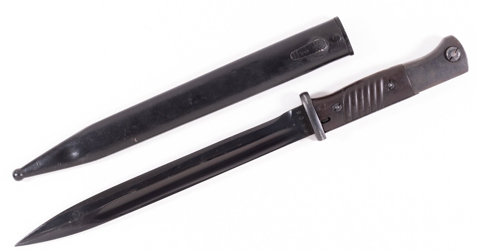 GERMAN WWII MAUSER K98 BAYONET: German WWII bayonet for a Mauser K98 dated 1943. Blued steel, pommel and bayonet release mimic an eagle, Blade is marked 'S.178 G', on verso marked '9055n'. Included is a metal scabbard marked '24413'