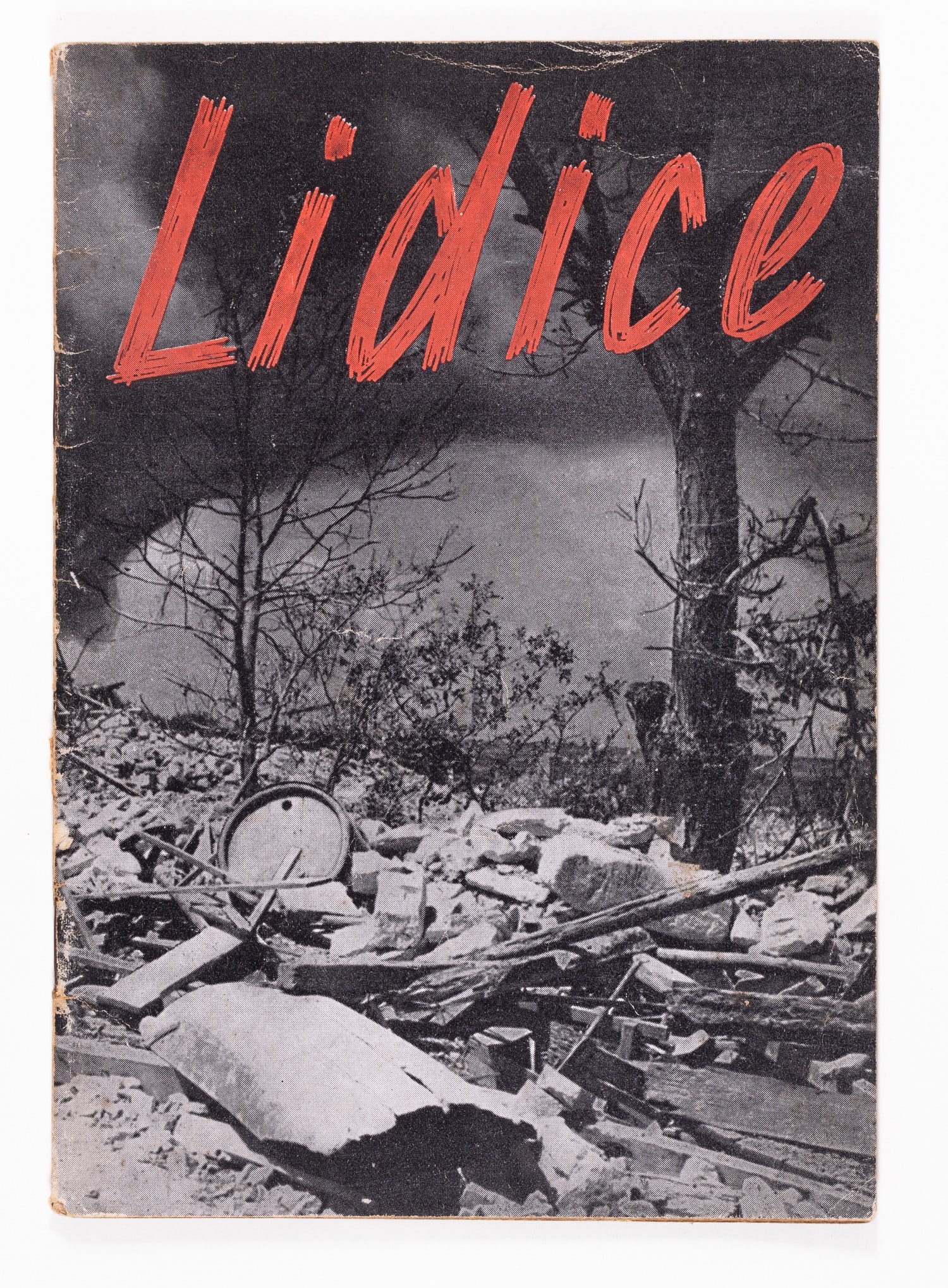 WWII CZECH BOOK LIDICE: A Czech book published in 1945 immediately after the end of WWII titled 'Lidice' written by Cyril Merbout. The book details the Lidice massacre, a village in the Czech republic that was completely des