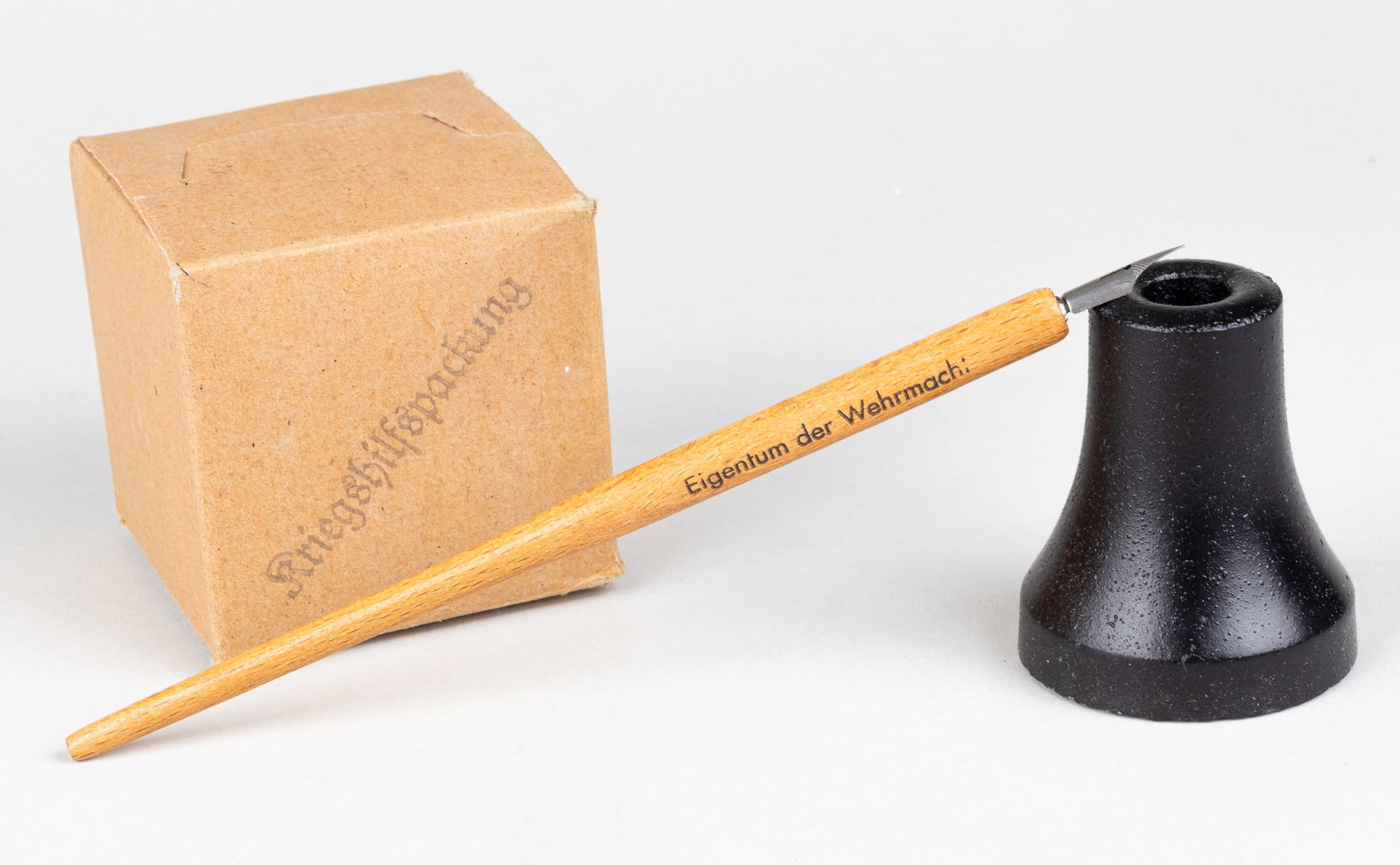 WEHRMACHT INKWELL AND PEN: Wood nib holder with ink nib, marked ‘Eigentum der Wehrmacht’ with inkwell still in the factory packed box.