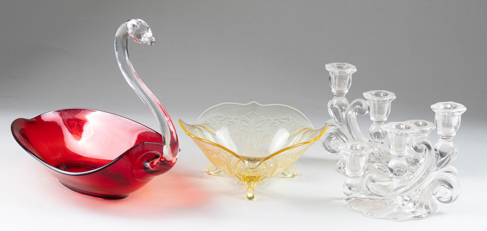 4 PIECES OF GLASSWARE (1 of 5)