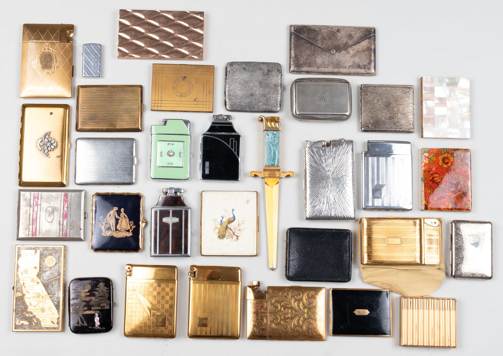 32 CIGARETTE CASES AND LIGHTERS (1 of 1)
