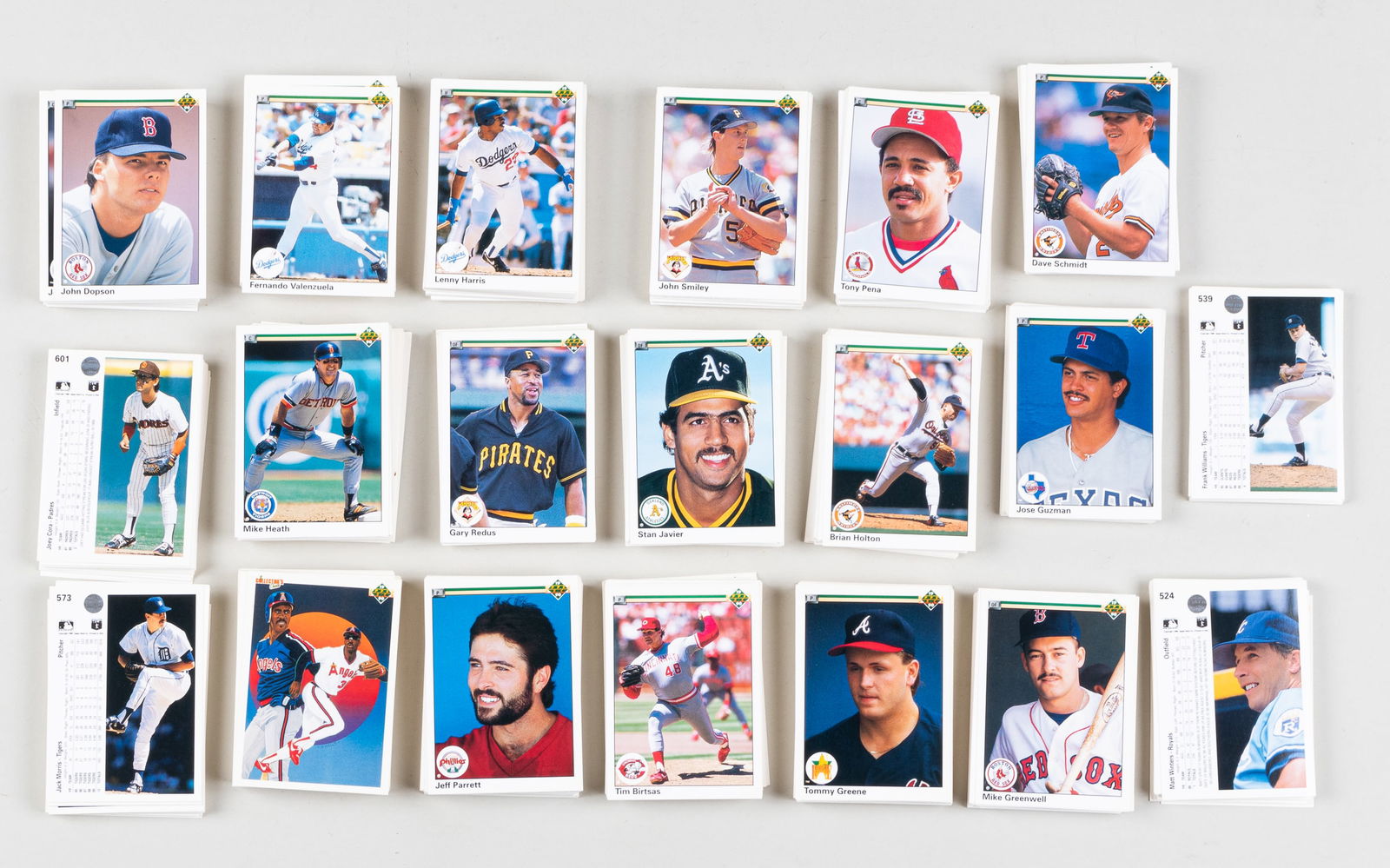 700+ UPPER DECK BASEBALL CARDS 1990S (1 of 1)