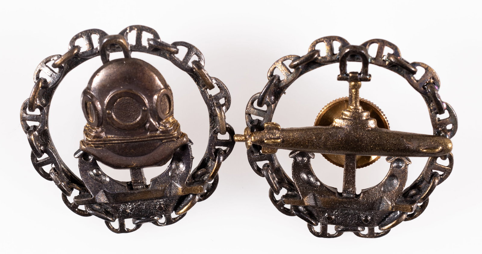 IMPERIAL RUSSIAN NAVY SUBMARINE AND DIVER BADGE: Imperial Russian Navy Submarine and Diverbadge. Screwback design. Measures 1.5 inches in diameter. Sold as is.