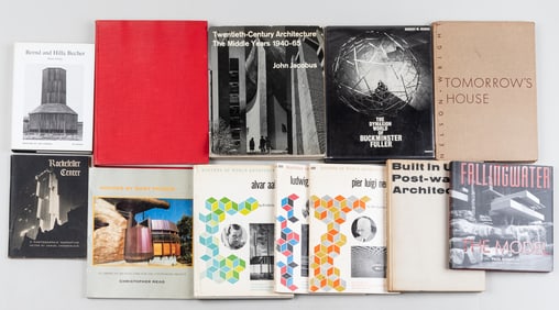 12 MODERN ARCHITECTURE BOOKS