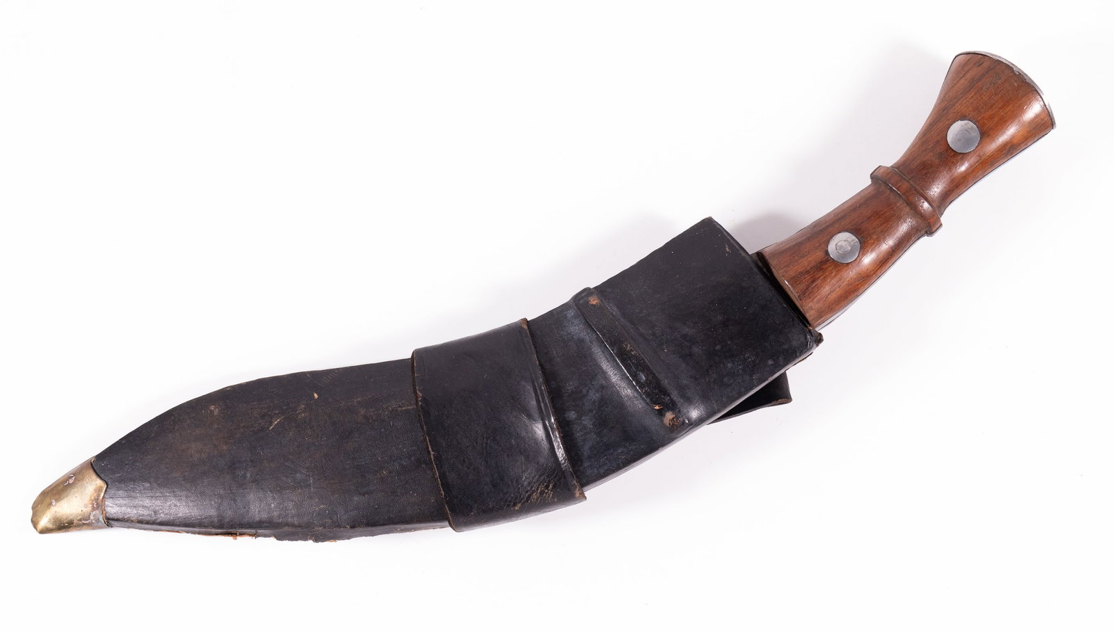 BRITISH INDIA GURKHA KUKRI KNIFE: British India Gurkha kukri military knife and leather sheath, on one side of the blade is etched India, and the other side with an arrow pointed upward, a 12-inch long curved blade, 17 inches total, s