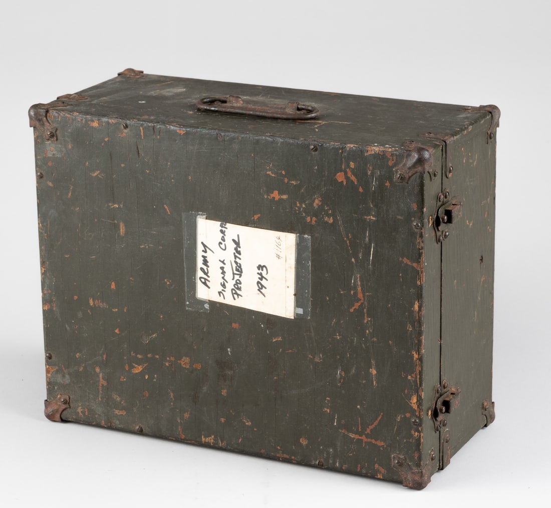 WWII SIGNAL CORPS CASED PROJECTOR PH-222-A: WWII US Army Signal Corps cased projector, model PH-222-A, plaque on the back reads 'Signal Corps. Projector PH-222-A 3648 CAEB 34242-Phila-43,' includes wooden carrying box, marked inside with white