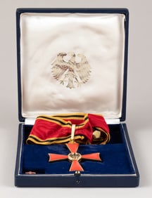 GERMAN BUNDESVERDIENSTKREUZ CASED MEDAL [GROSSES VERDIENSTKREUZ]