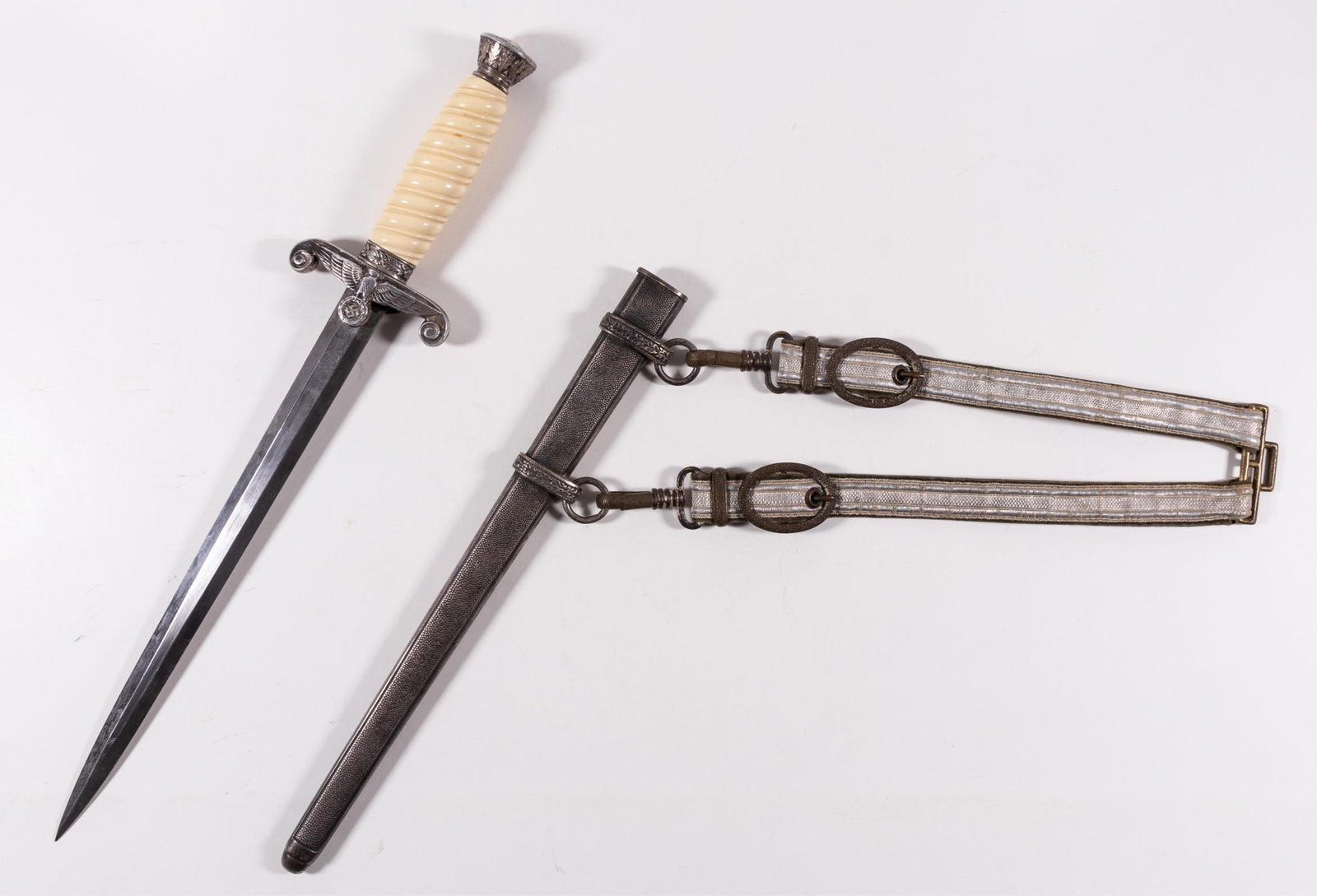 WWII GERMAN ALCOSO HEER DAGGER: WWII German Alexander Coppel Alcoso Heer dagger, type 3 crossguard, ivory color handgrip, on the reverse of the blade is marked 'ACS Alcoso Solingen' for maker Alexander Coppel, Solingen, with a felt