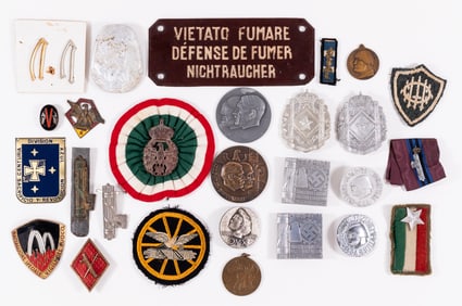 25 ITALIAN MEDALS BADGES AND INSIGNIA