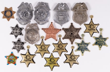 18 VINTAGE CHILDRENS TOY POLICE AND SERVICE BADGES