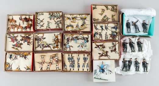 200 GERMAN KILIA TIN TOY SOLDIERS