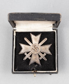 CASED WAR MERIT CROSS W/ SWORDS 1ST CLASS [DESCHLER]