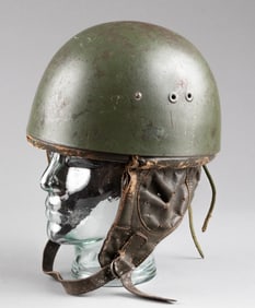 EAST GERMAN / POLISH PARATROOPERS HELMET