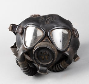 WWII US NAVY MARK IV GAS MASK