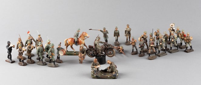 33 GERMAN TOY SOLDIERS [ELASTOLIN, LINEOL]