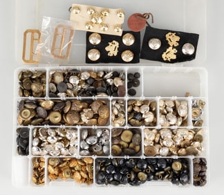 590 BRITISH SOUTH AFRICA POLICE AND RHODESIA SHIRT BUTTONS