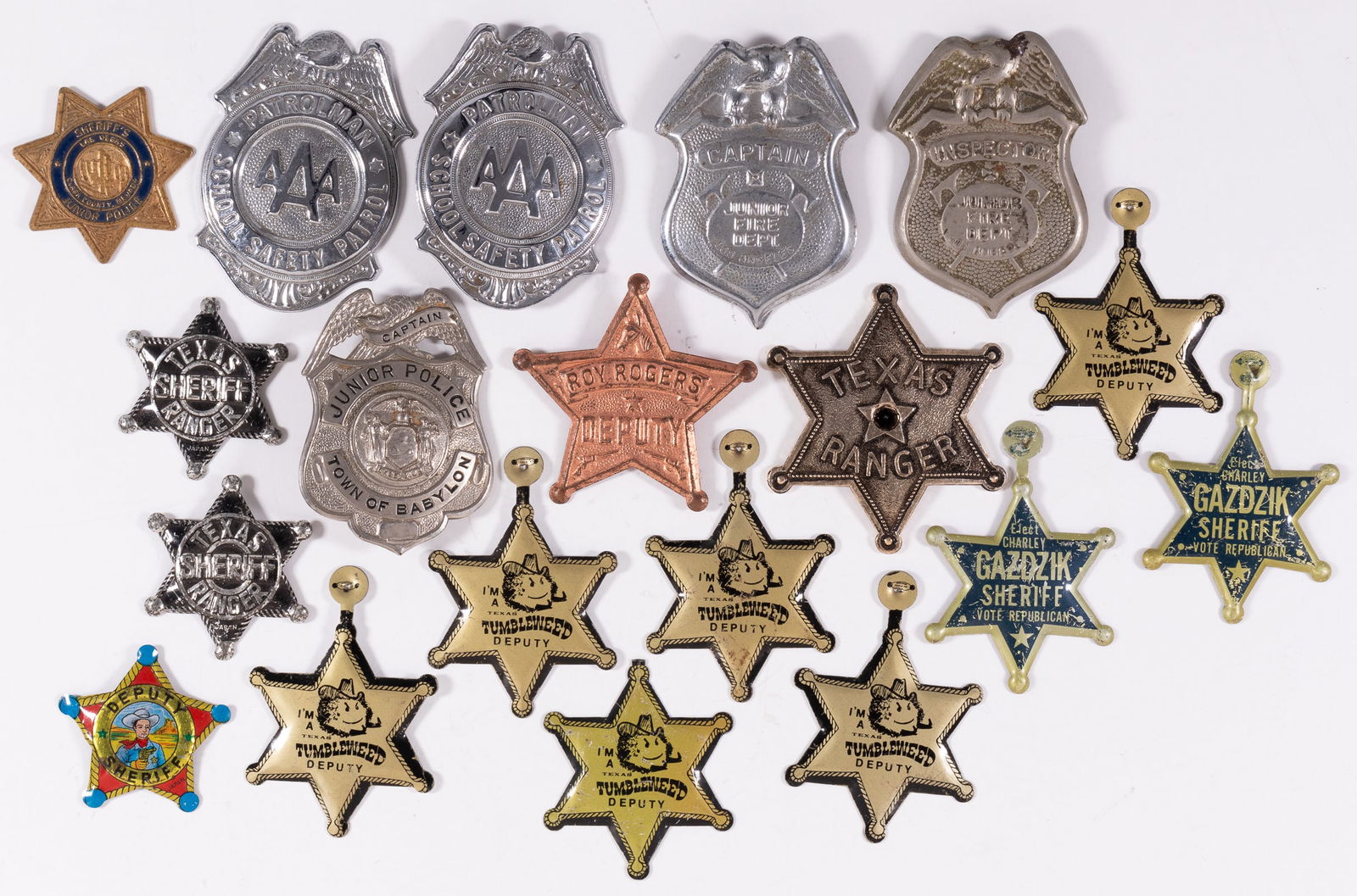 18 VINTAGE CHILDREN'S TOY POLICE AND SERVICE BADGES (1 of 2)