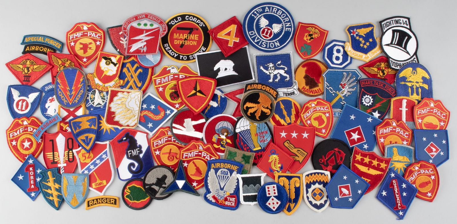 74 US ARMED FORCES INSIGNIA PATCHES (1 of 2)