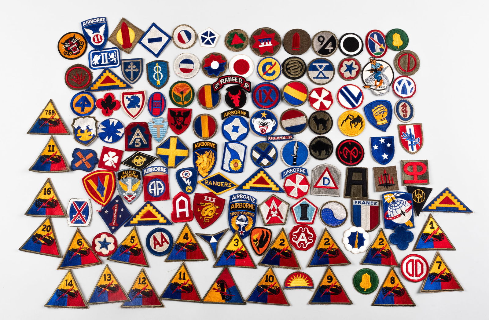123 US ARMED FORCES INSIGNIA PATCHES (1 of 2)