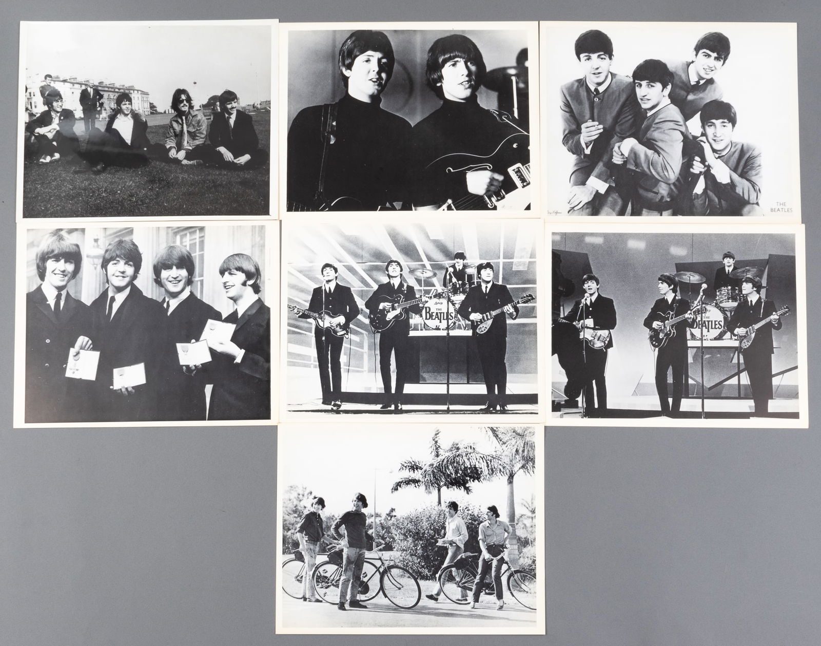 7 BEATLES LARGE PHOTOGRAPHS (1 of 8)