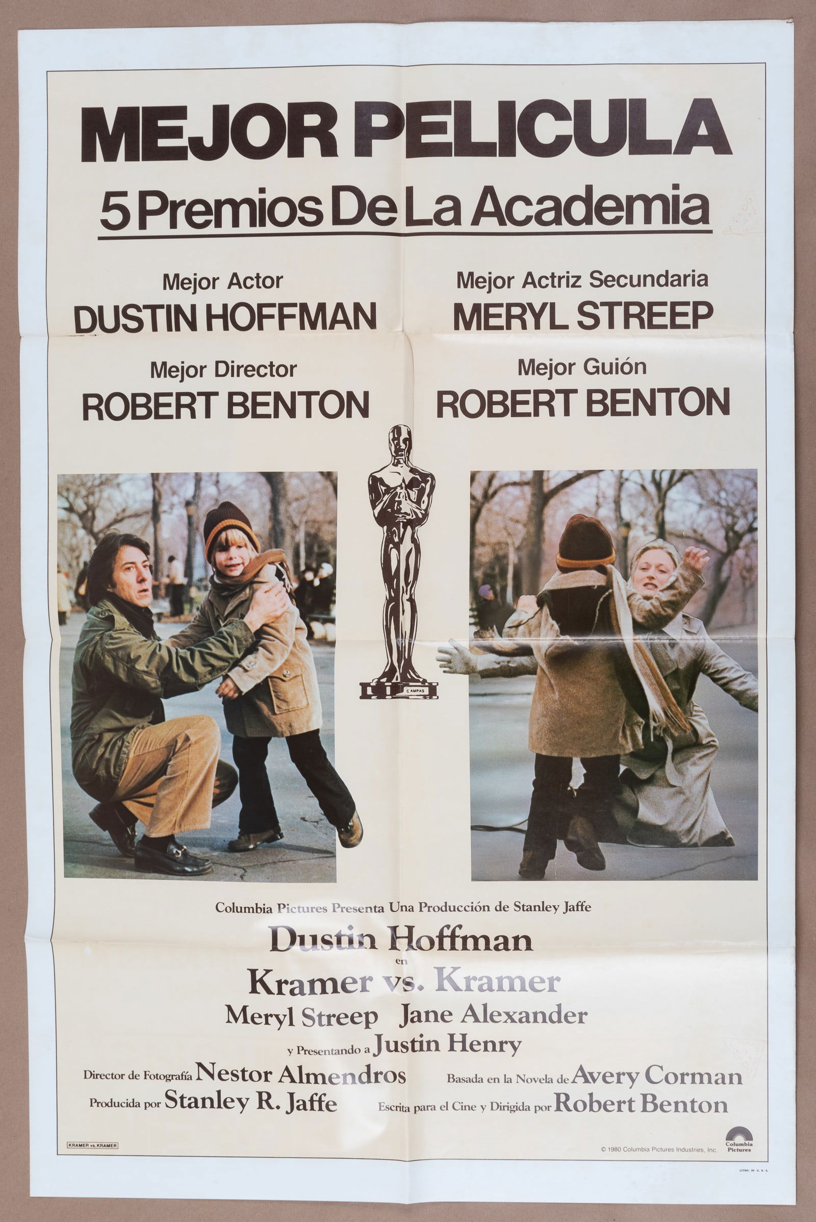 LARGE GROUP OF 30 MOVIE POSTERS: A large group of thirty movie posters, each written in Spanish, may have duplicate posters. Posters with folds, and may have tears or loss throughout. Dealers lot, sold as-is. One-sheet posters, 27 x