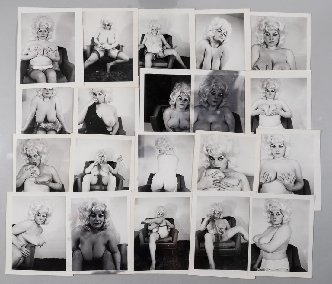 19 VINTAGE STRIP SET NUDE PHOTOGRAPHS: Nineteen vintage b/w nude photographs of women. 4.25 x 5 inches.