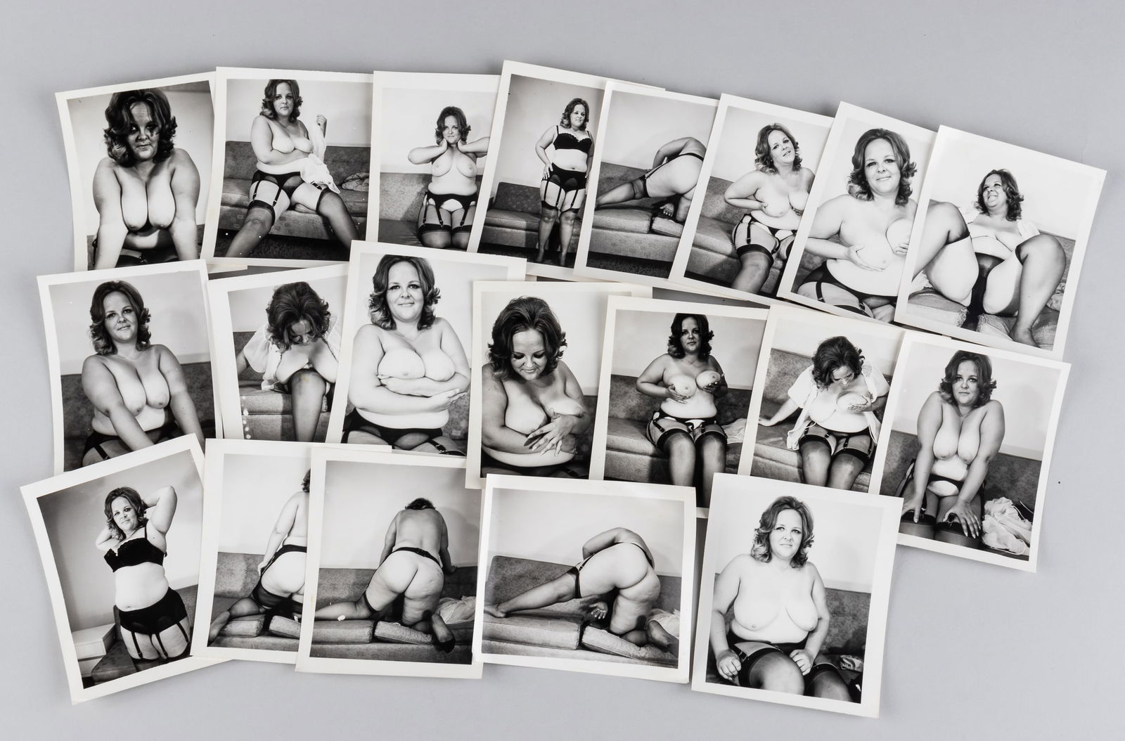 20 VINTAGE STRIP SET NUDE PHOTOGRAPHS: Twenty vintage b/w nude photographs of a woman. 4.25 x 5 inches.