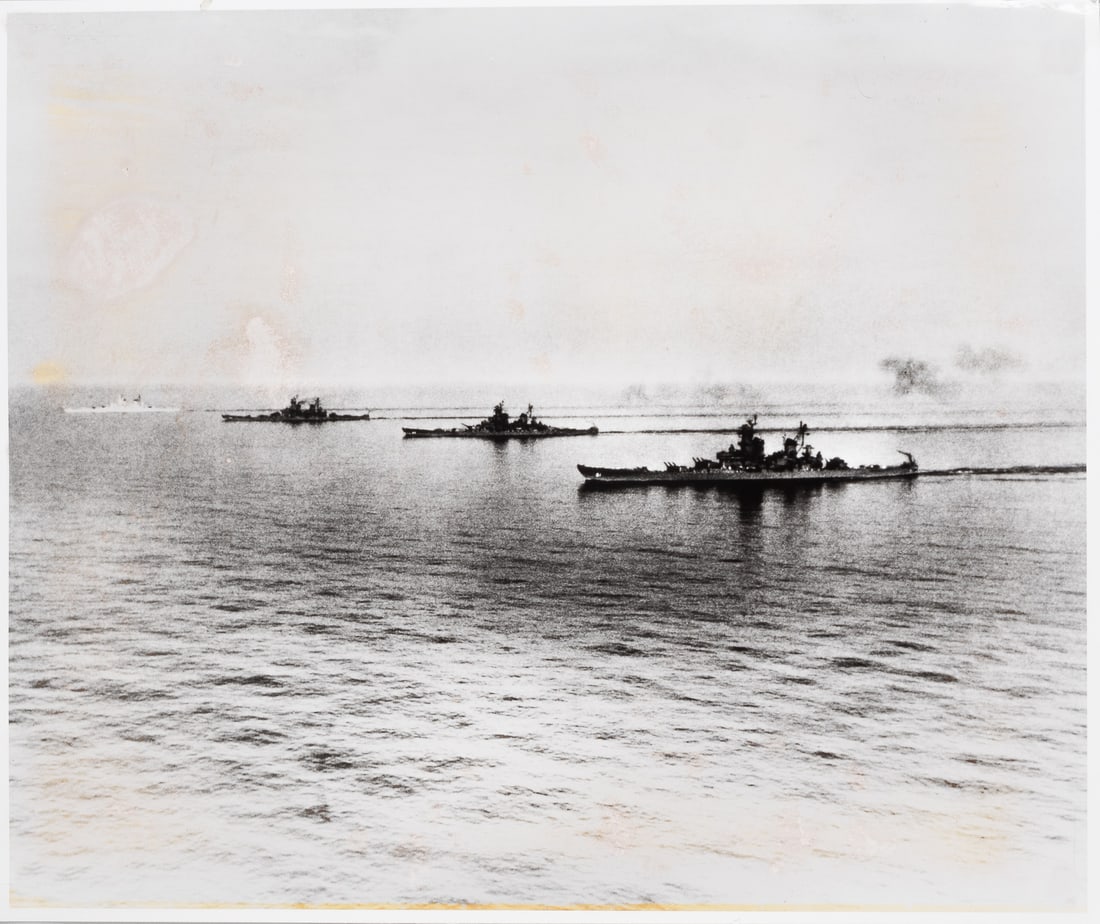 US BATTLESHIP DIVISION 2 PHOTO 1954 (1 of 1)