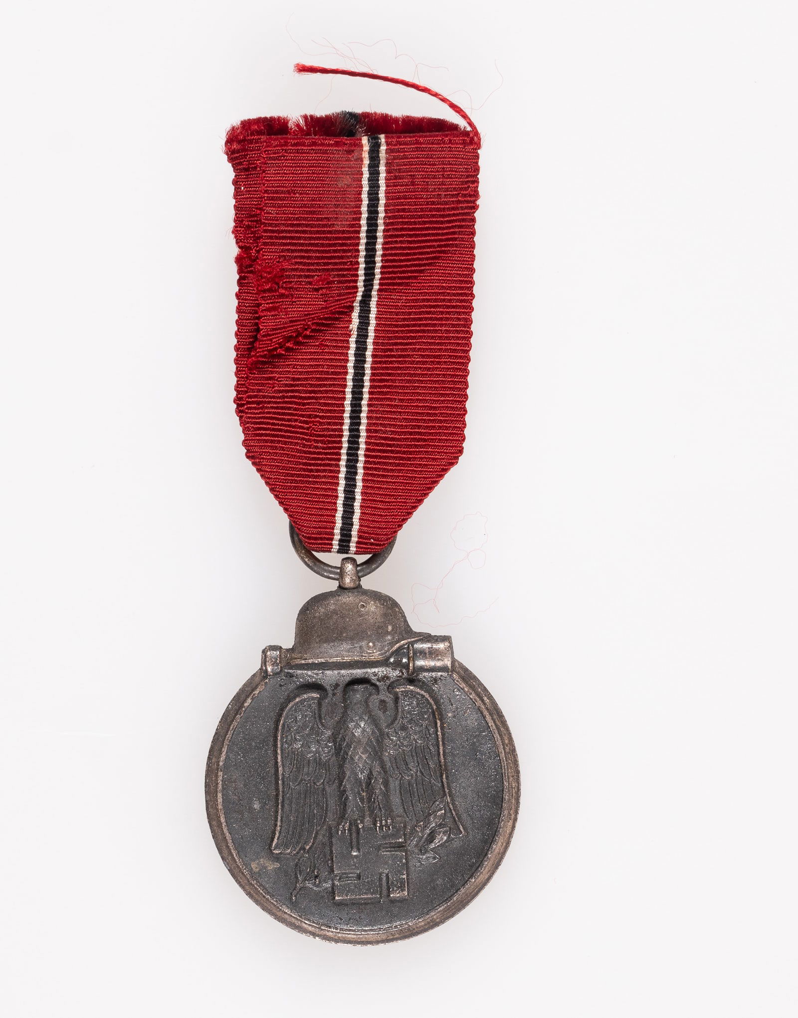 WWII OST MEDAL WINTERSCHLACHT IM OSTEN 1941/42 (1 of 4)