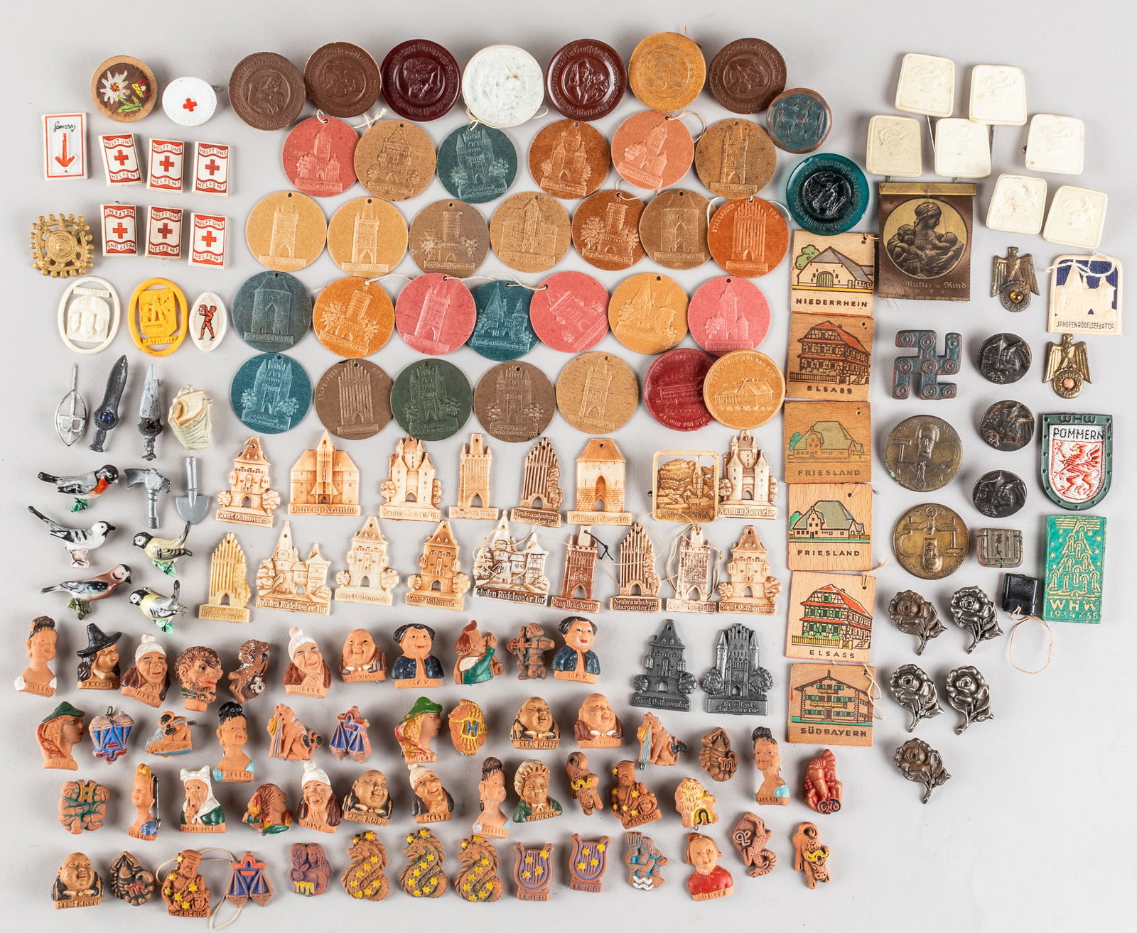 150 WHW WINTERHILFWERK DONATION TOKENS (1 of 6)