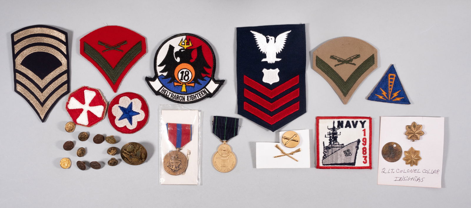 28 US ARMED FORCES MEDALS AND INSIGNIA (1 of 2)