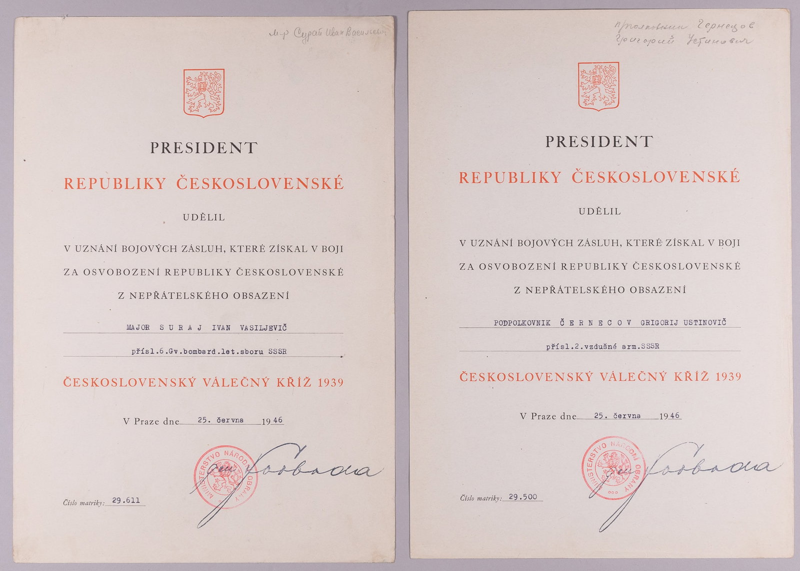 2 CZECHOSLOVAKIAN WWII WAR CROSS CITATIONS TO AIRMEN: Two Czechoslovakian War Cross citations, presented to Red Army aviators. Including one for Major Ivan Vasilyevich Suray for serving in the 6th Guard's Air Force division of bombers, dated June 25, 194