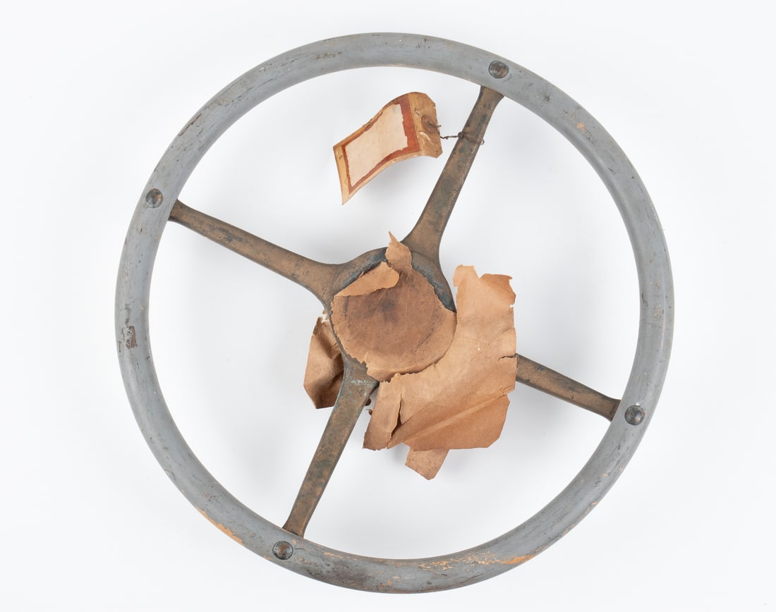 WWII DUKW 'DUCK' BOAT STEERING WHEEL (1 of 6)