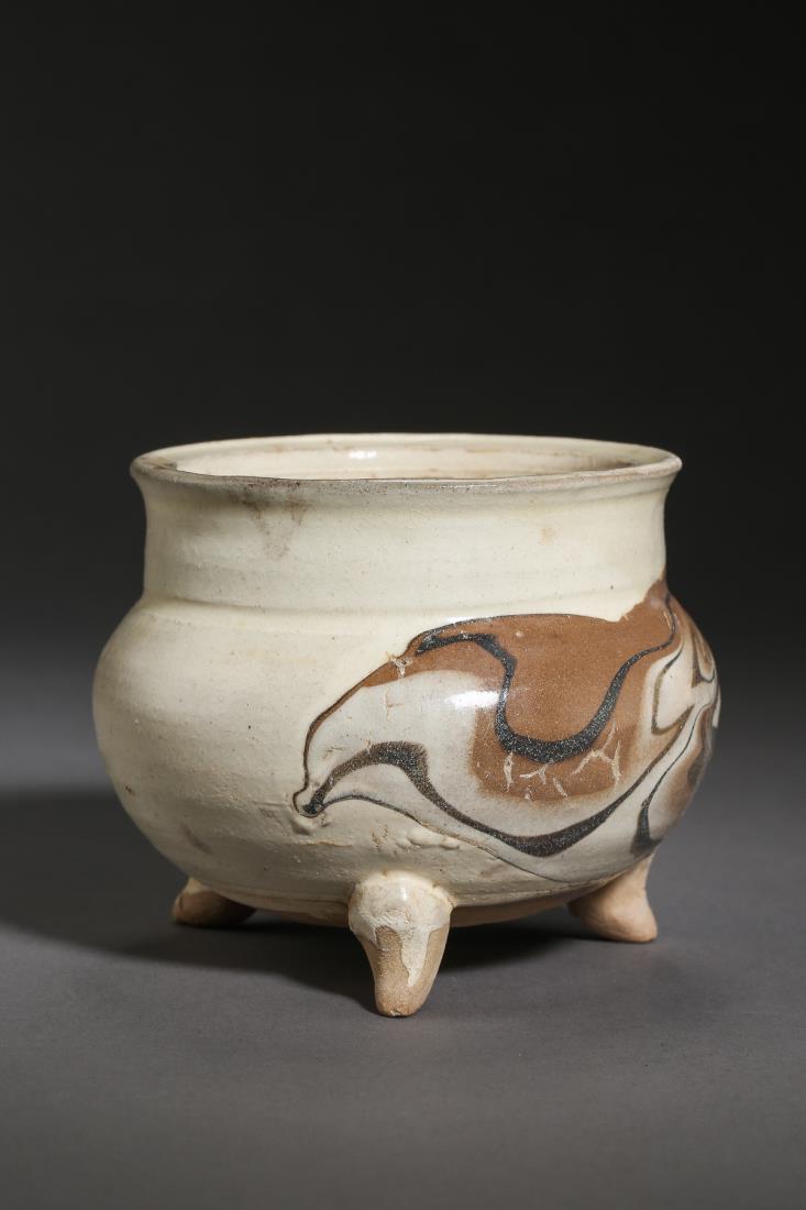A SONG TWISTABLE GLAZED TRIPOD CENSER (1 of 12)