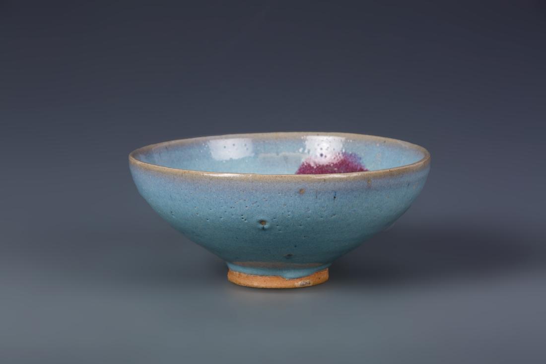 A JUN WARE BLUE-GLAZED BOWL WITH PURPLE GLAZE (1 of 10)