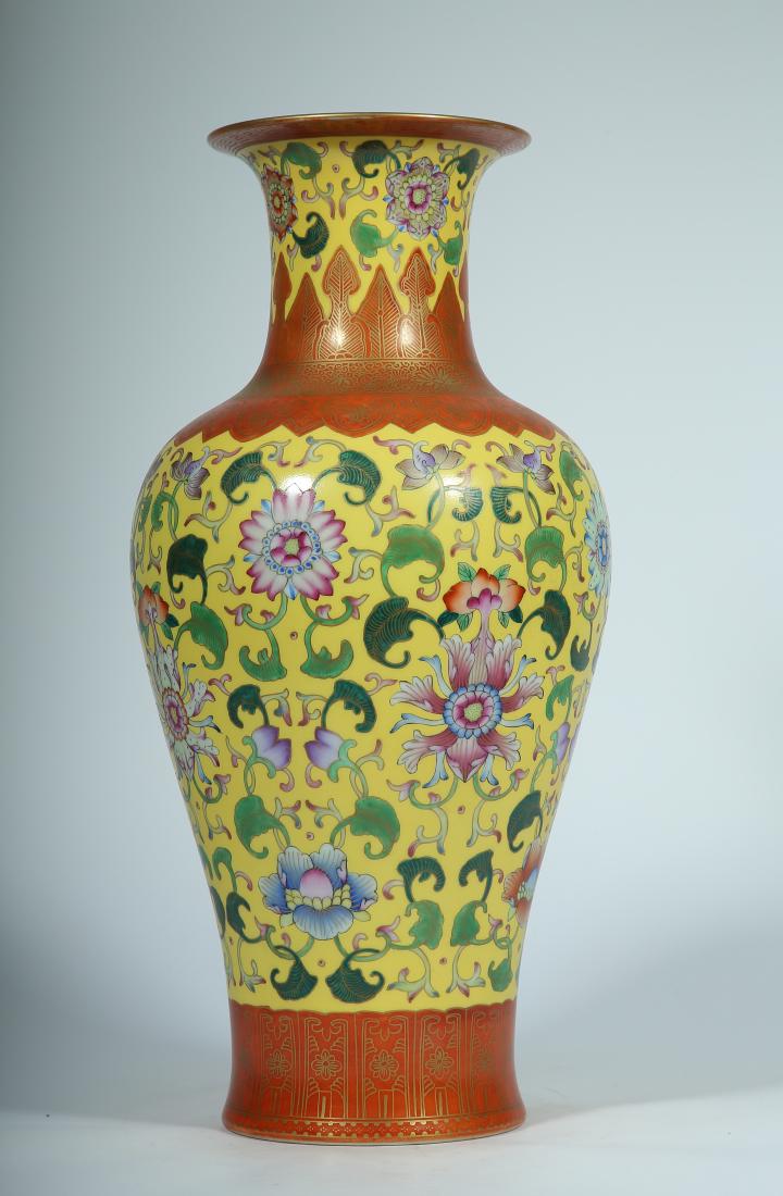 AN ENAMELED FLORAL PORCELAIN VASE (1 of 7)