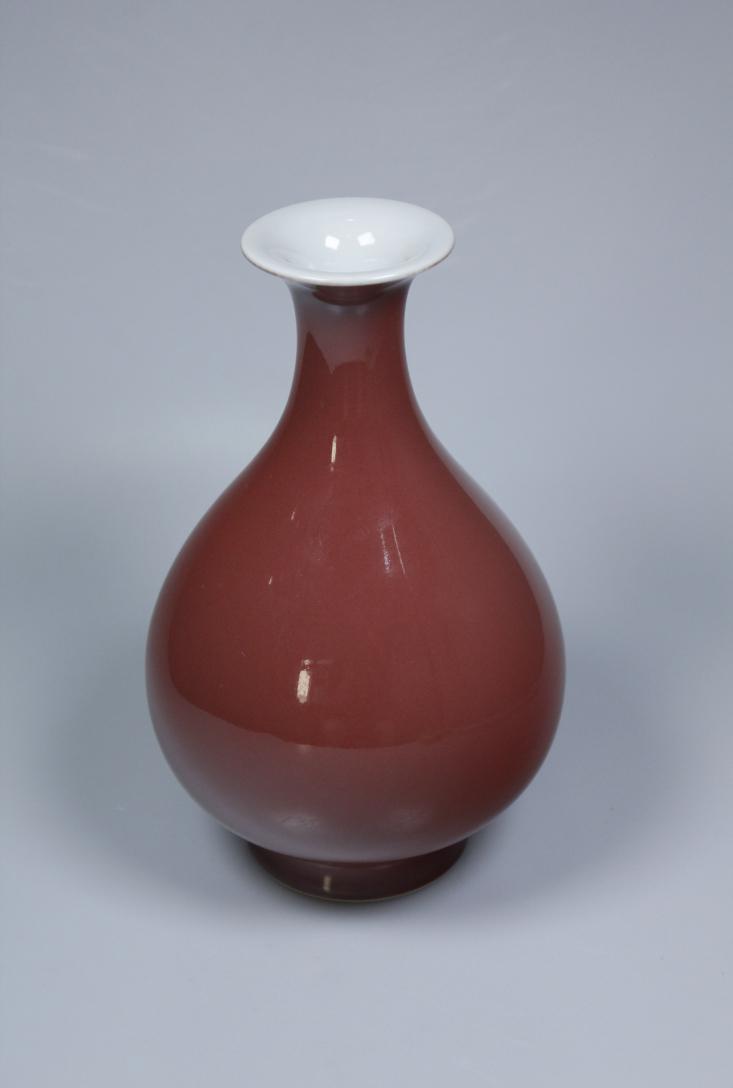 RED MONOCHROME GLAZED YUHUCHUN VASE (1 of 4)