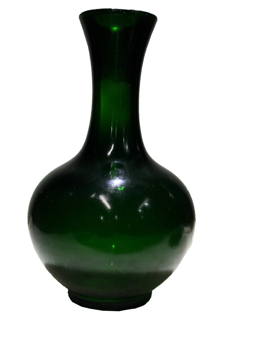 CHINESE JASPER GREEN GLASS PLAIN VASE (1 of 4)