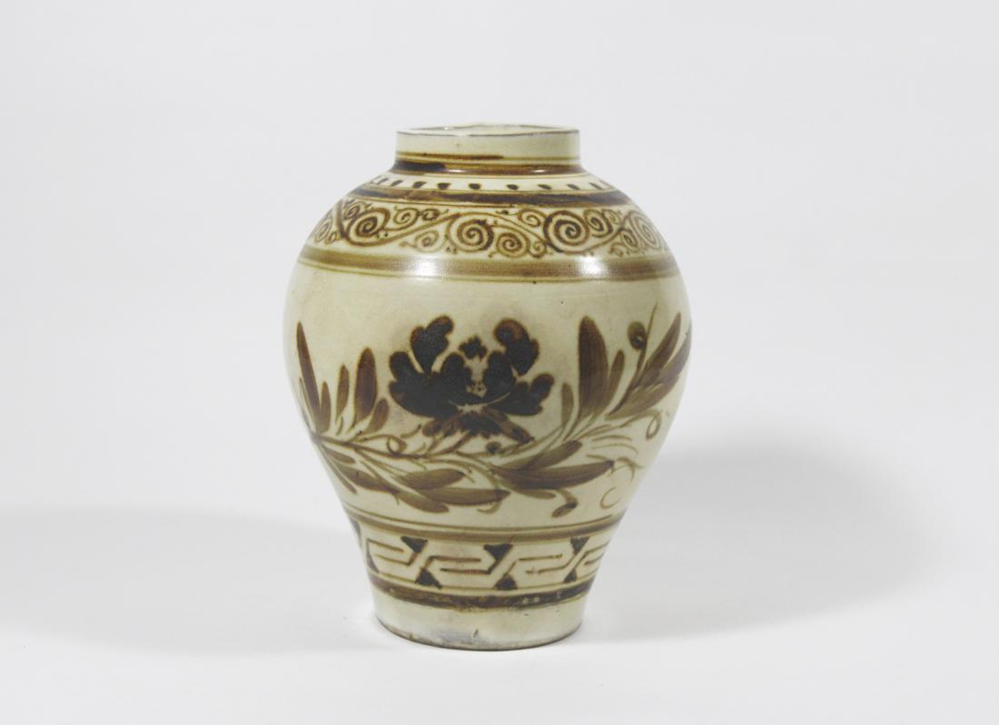 CIZHOU WARE BROWN GLAZED 'BLOOMING FLOWER' JAR (1 of 7)