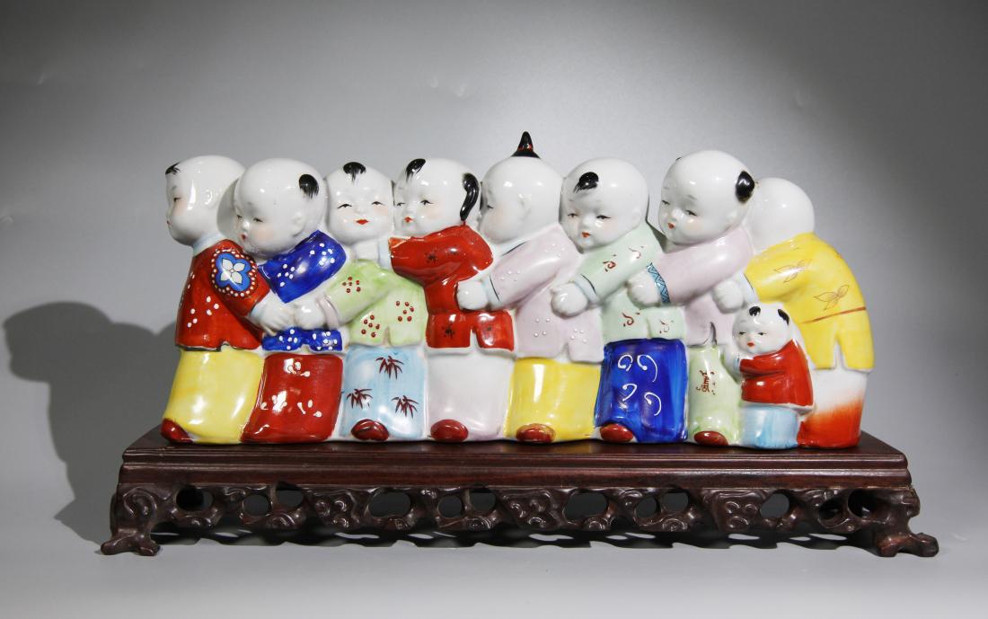 FAMILLE ROSE KIDS-PLAYING EFFIGY (1 of 10)