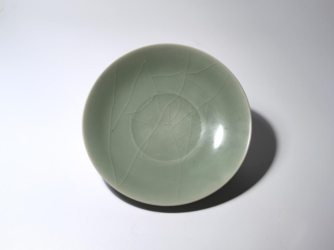 SONG LONGQUAN WARE CELADON DISH (1 of 6)
