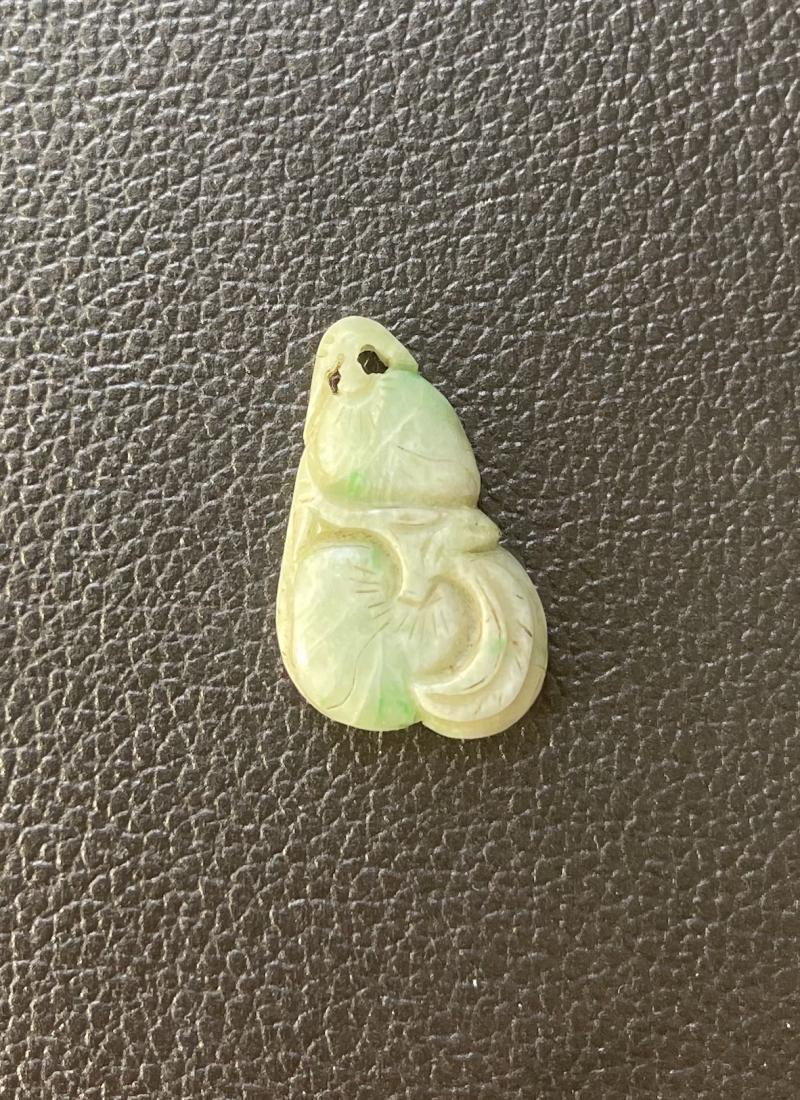 JADEITE CARVING PENDANT OF DOUBLE GOURD (1 of 2)