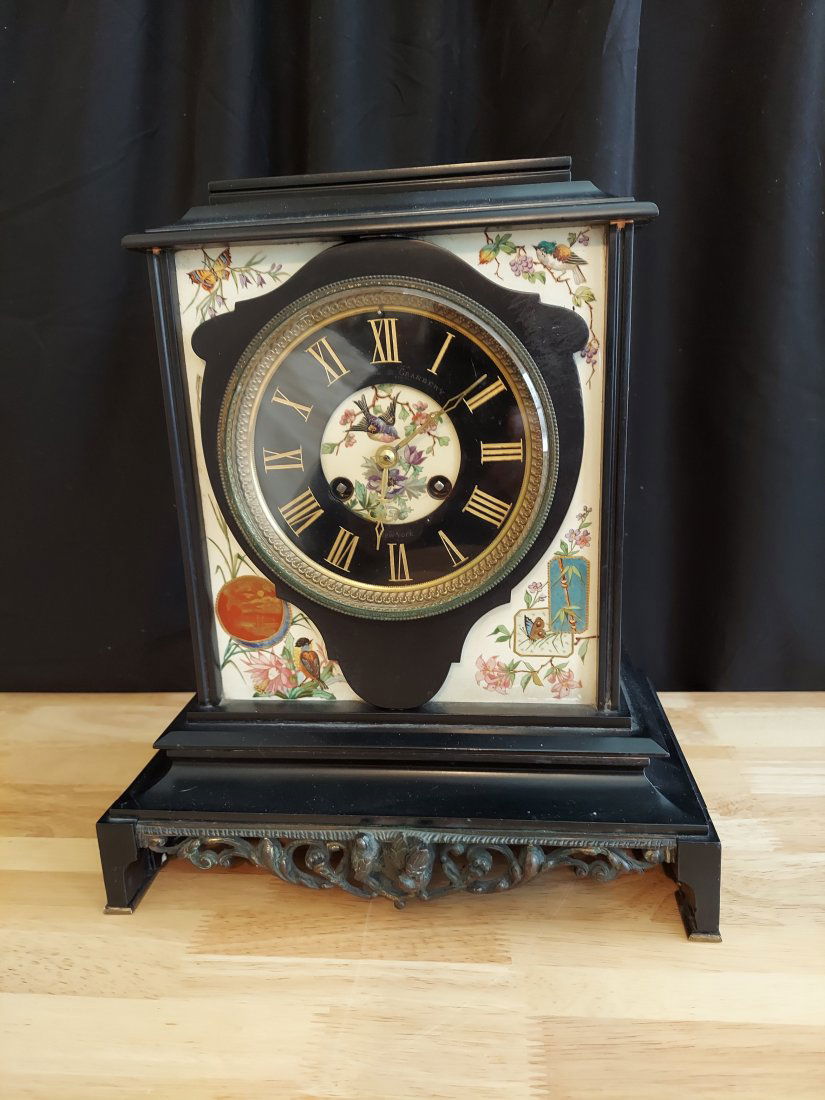 HALL NICOLL CRANBERRY BLACK ONYX MANTEL CLOCK (1 of 2)