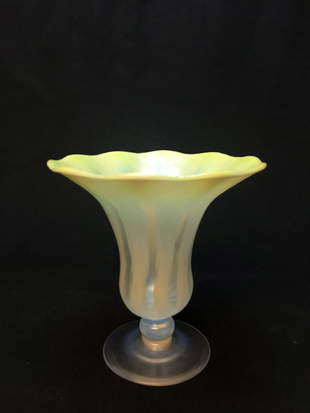 Art Glass Vases Vessels For At Auction - Art Glass Vase Artists Art Glass Vases Vessels For At Auction - Art Glass Vase Artists