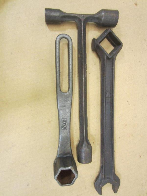 Lot of Three Vintage Equipment Wrenches (1 of 2)